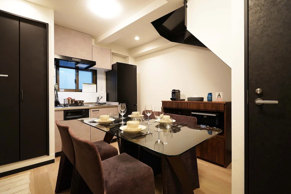 Penthouse 1-bedroom Flat in Hiroo Shibuya