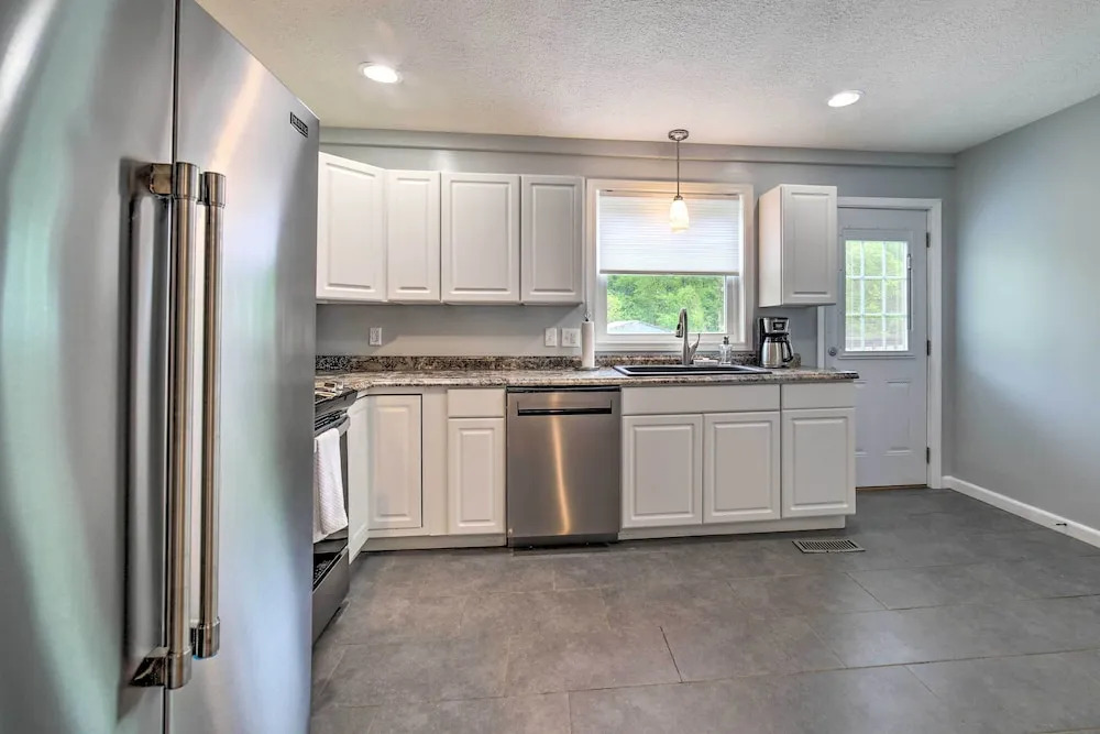 Morgantown Home w/ Deck ~ 2 Mi to WV University!