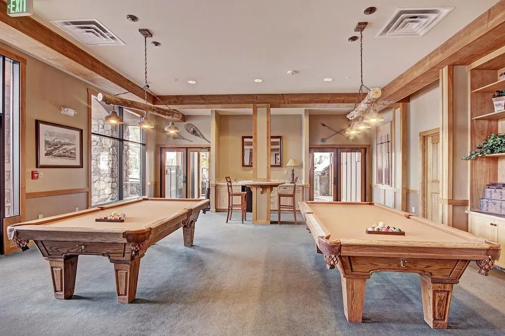 8401 Buffalo Lodge by RedAwning