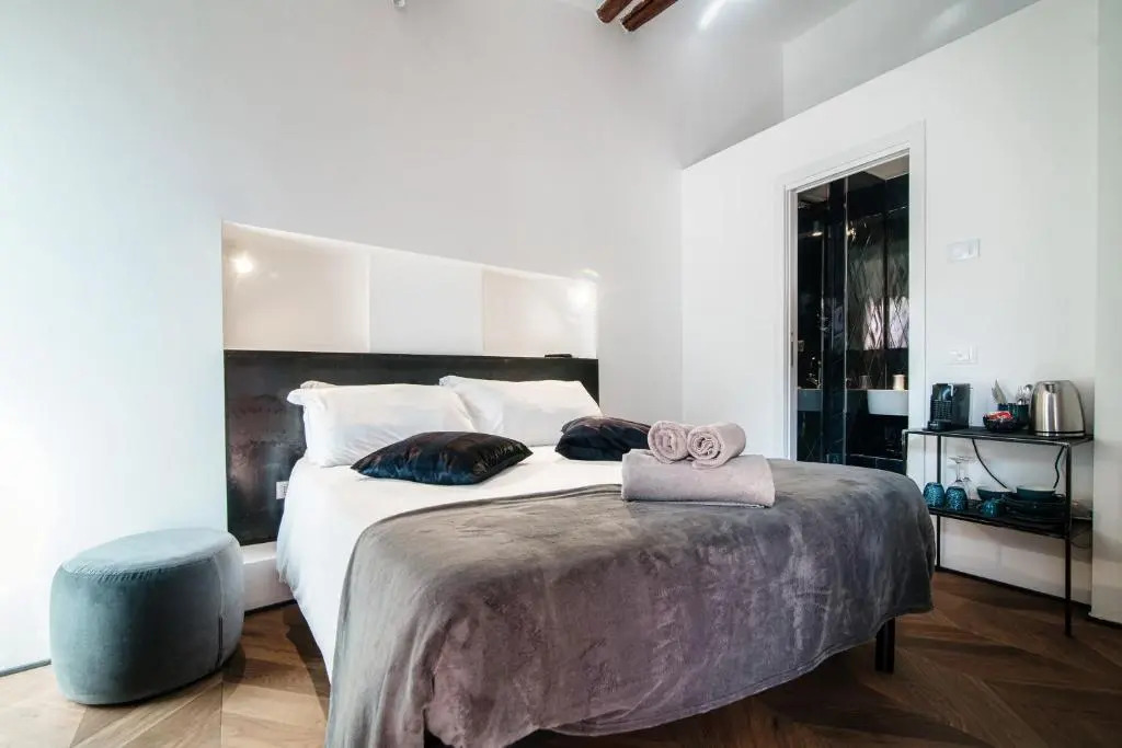 Caesar Suites by "The House Of Travelers"