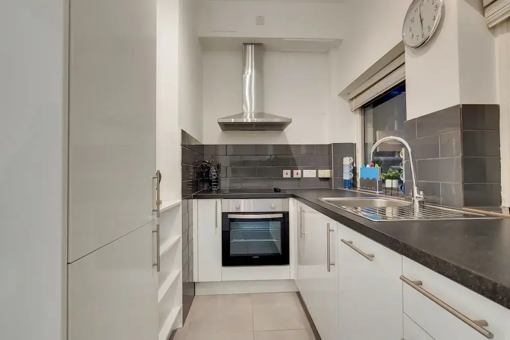 Modern 2 Bed & 2 Bath- Leicester Square