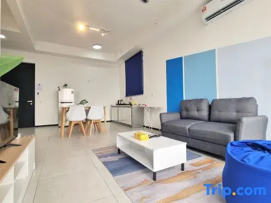 Skyblue 2 Rooms Apartment, 4+2 Pax @ Urban Suites