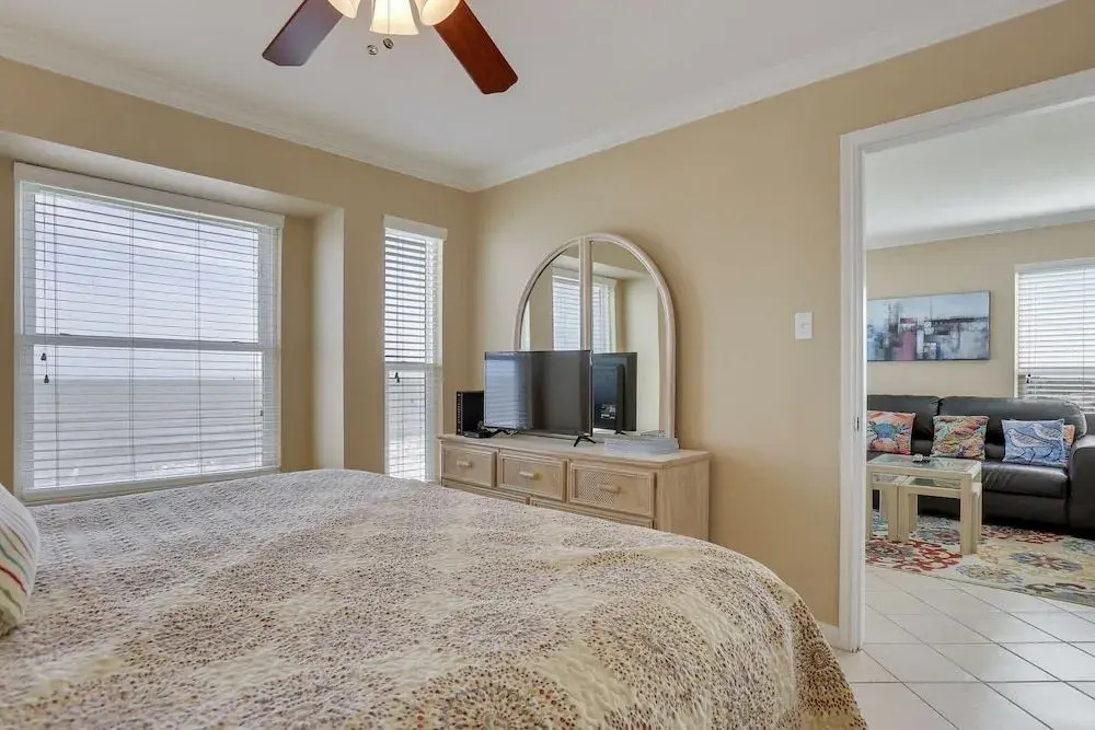 Seascape 1308 - 2 Br Condo