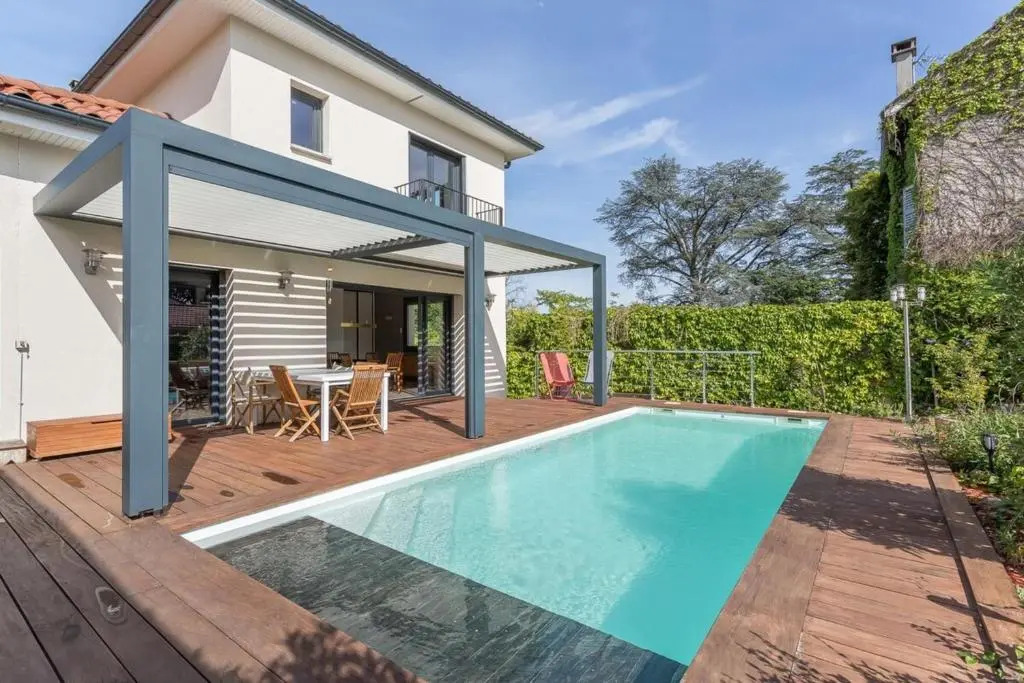 Maison 10min de Lyon - Piscine et Parking