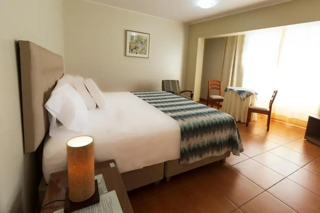 Aviro Hotel