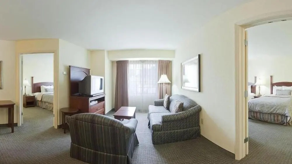 Staybridge Suites Savannah Airport