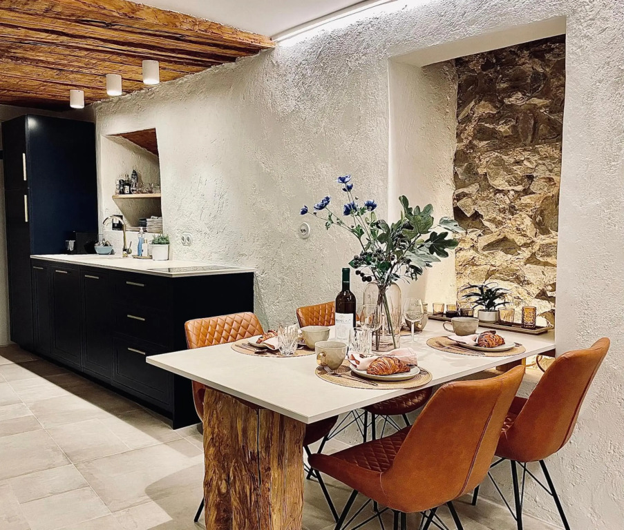 NEW Design & High Standard Apt from 16th Century in Old Town