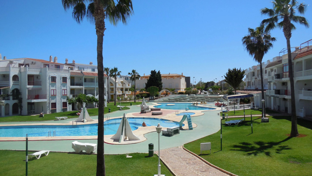 Apartamentos Habitat - Playa Romana 3000