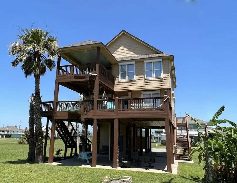 Sea-renity 3 Bedroom Home by Redawning