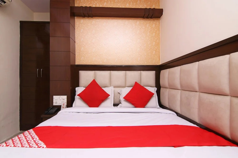OYO 23223 Sagar Deluxe