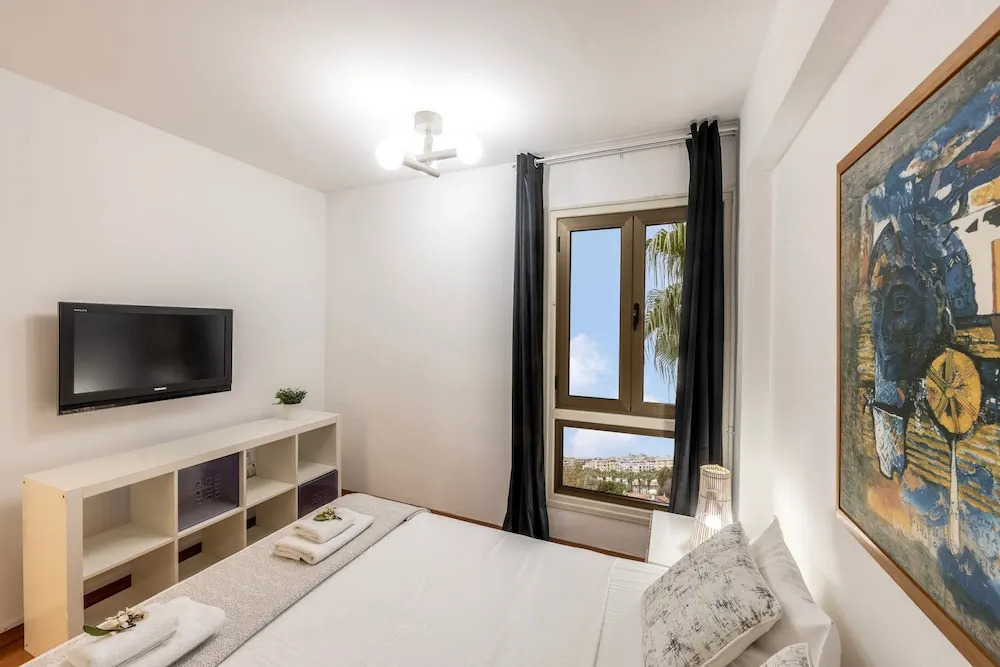 Mackenzie Seafront Suite