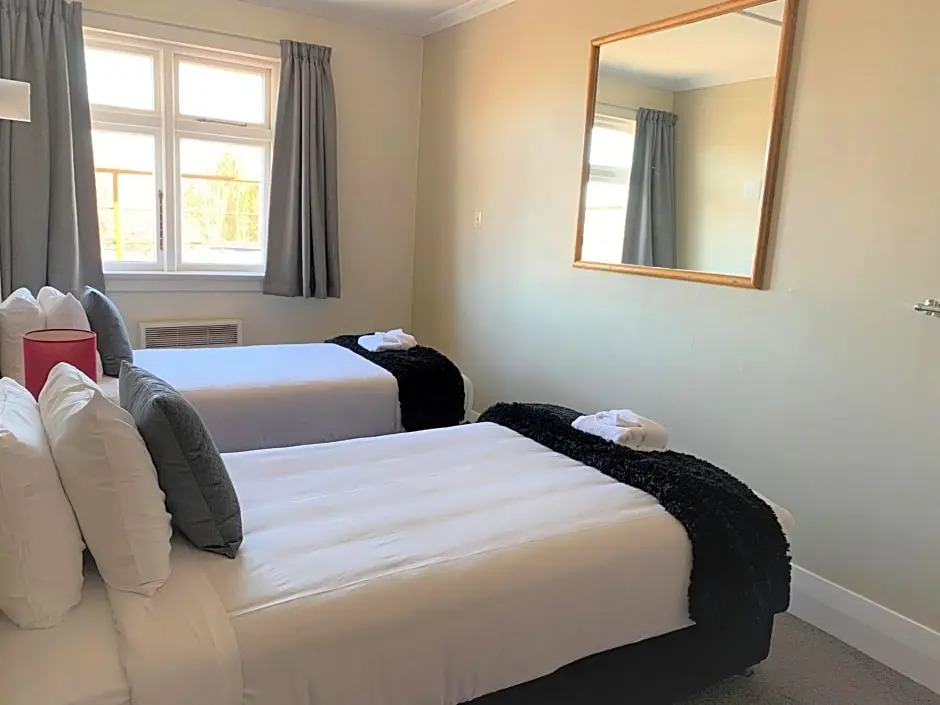 Ranfurly Hotel
