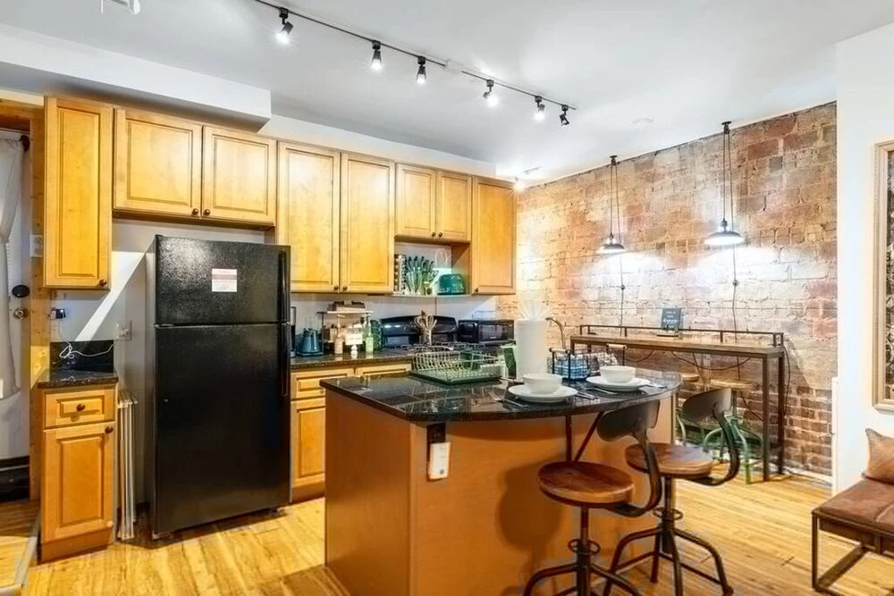 MC Loft at the Pillars-2bd 1bath University Cir