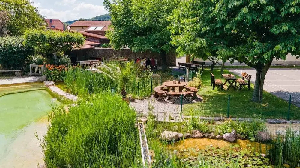 Landhotel Gut Wildberg mit Badeteich und großem Garten