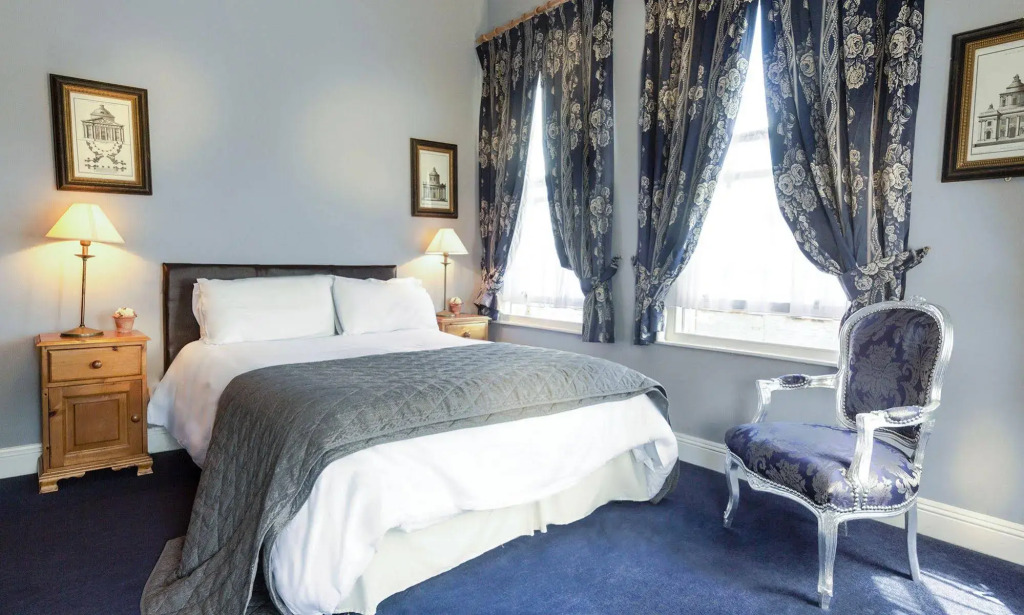ONeills Victorian Pub & Townhouse