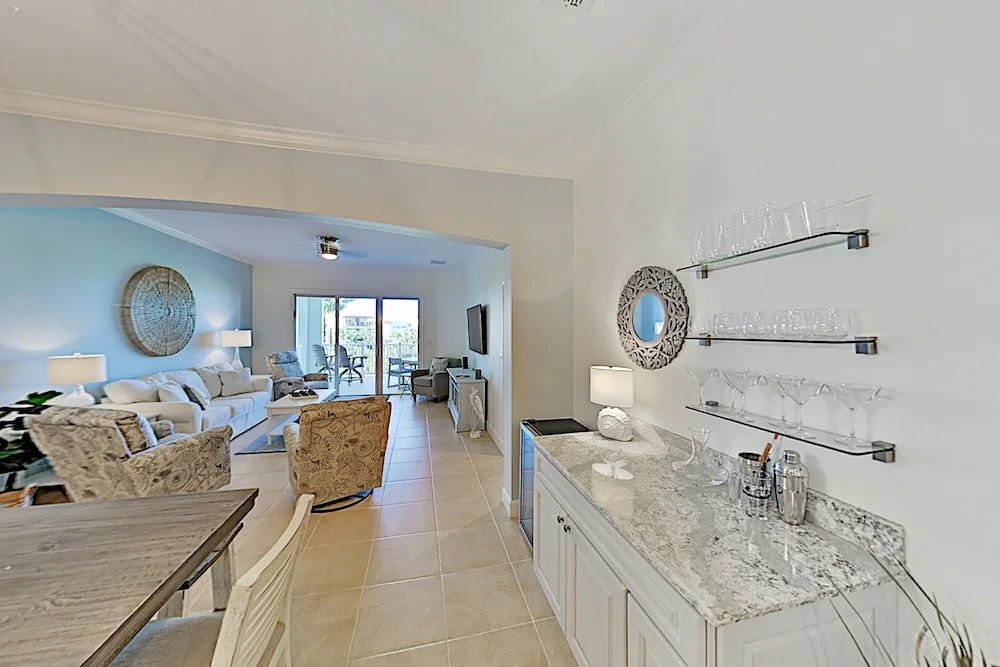 300cbw32 3 Bedroom Condo