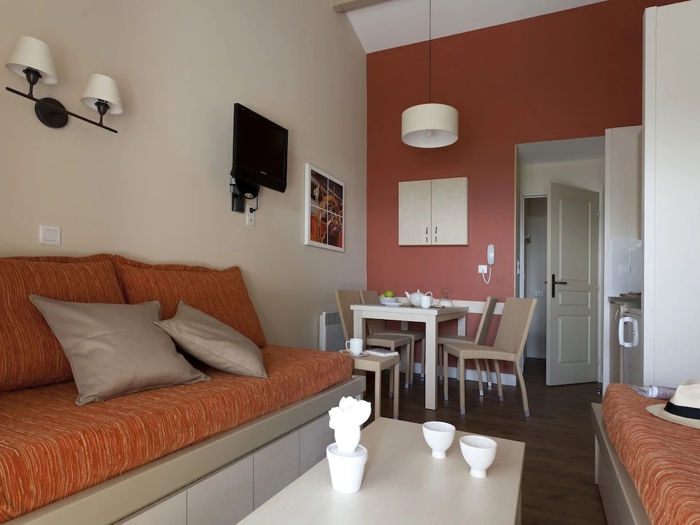 Provençal Apartment Near the Beautiful bay of Saint-tropez