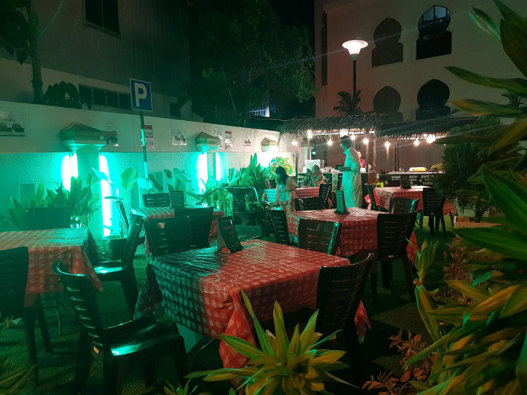 The Grand Puteri Hotel