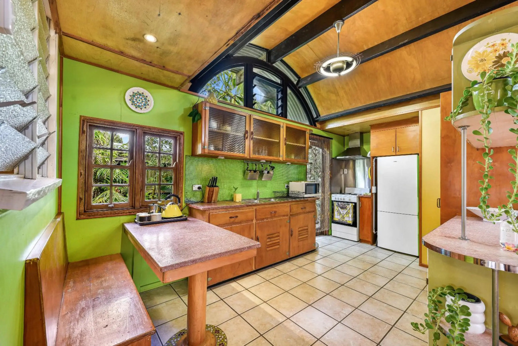 Cottonwood Cottage - Couples pet friendly retro escape