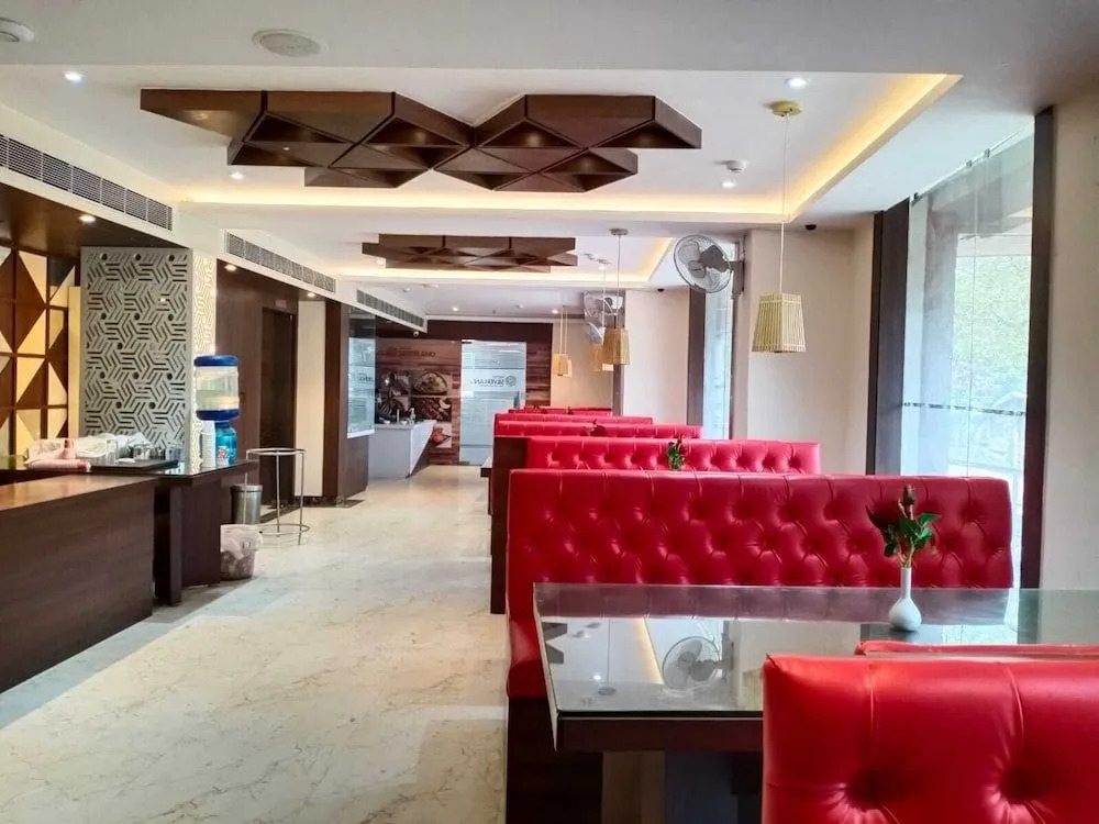 Hotel Silver Land New Digha with Rooftop Pool