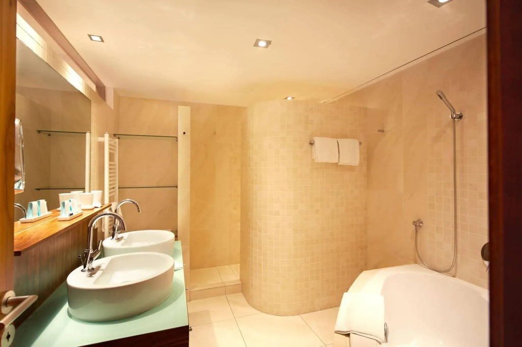 Therme Laa Hotel Silent Spa Villas