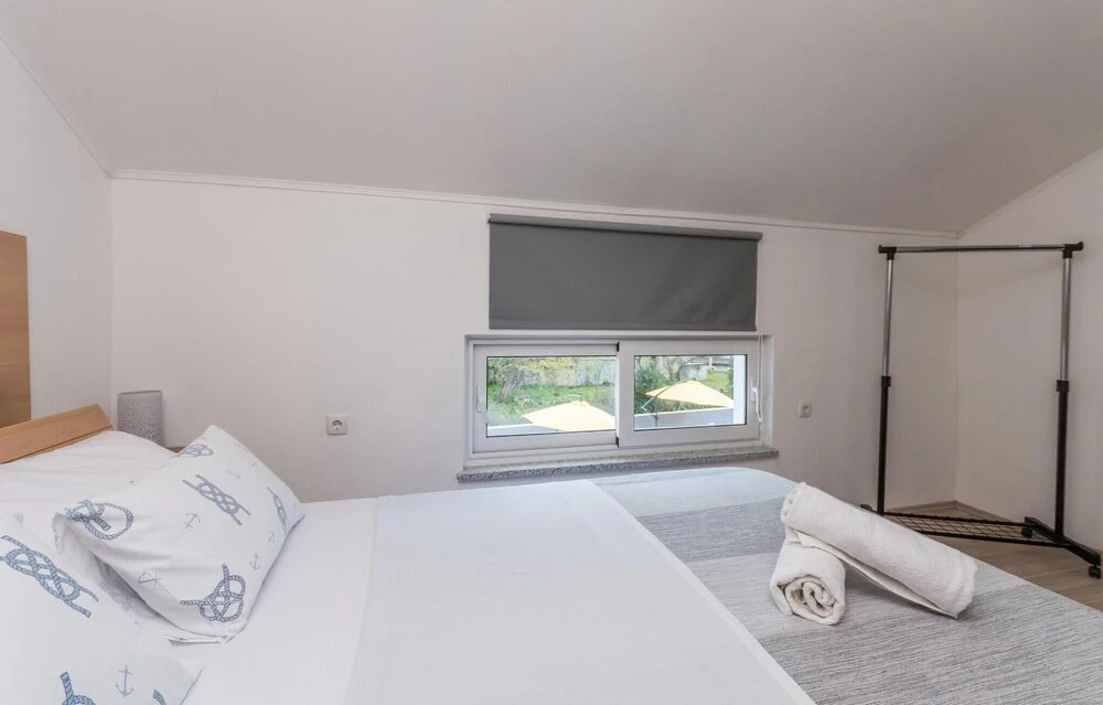 Gorgeous Home In Rastane Donje