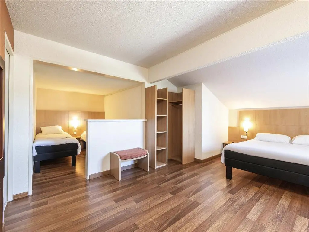 ibis Issoire