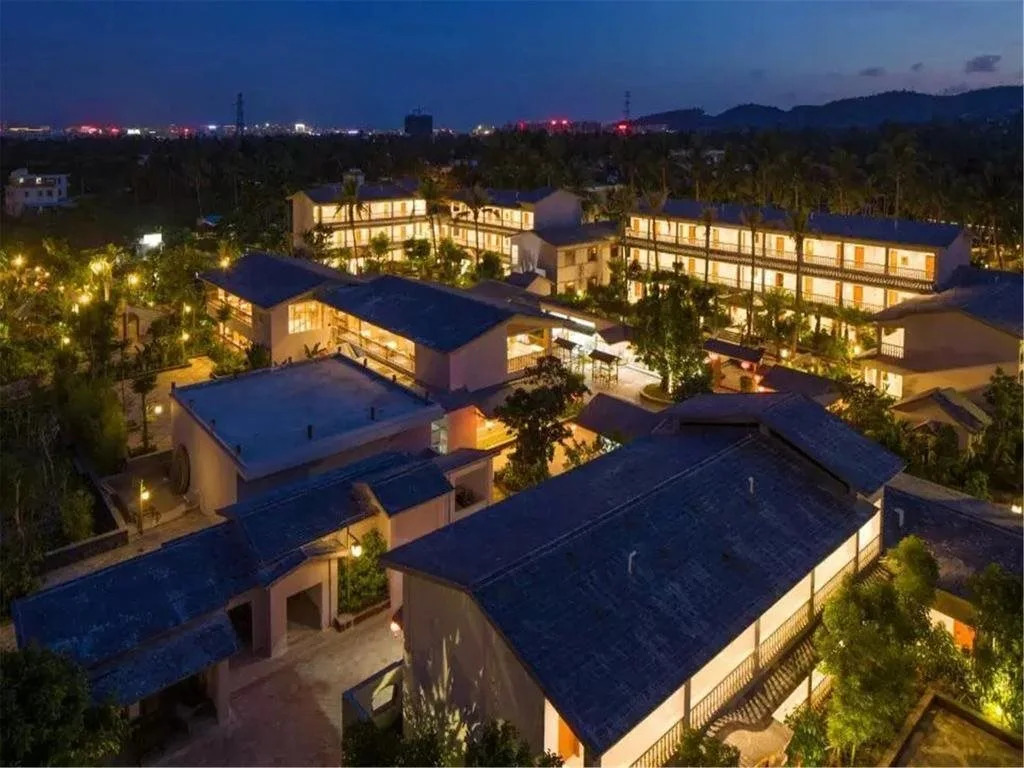 Sanya Little Fish Hot Spring Hotel