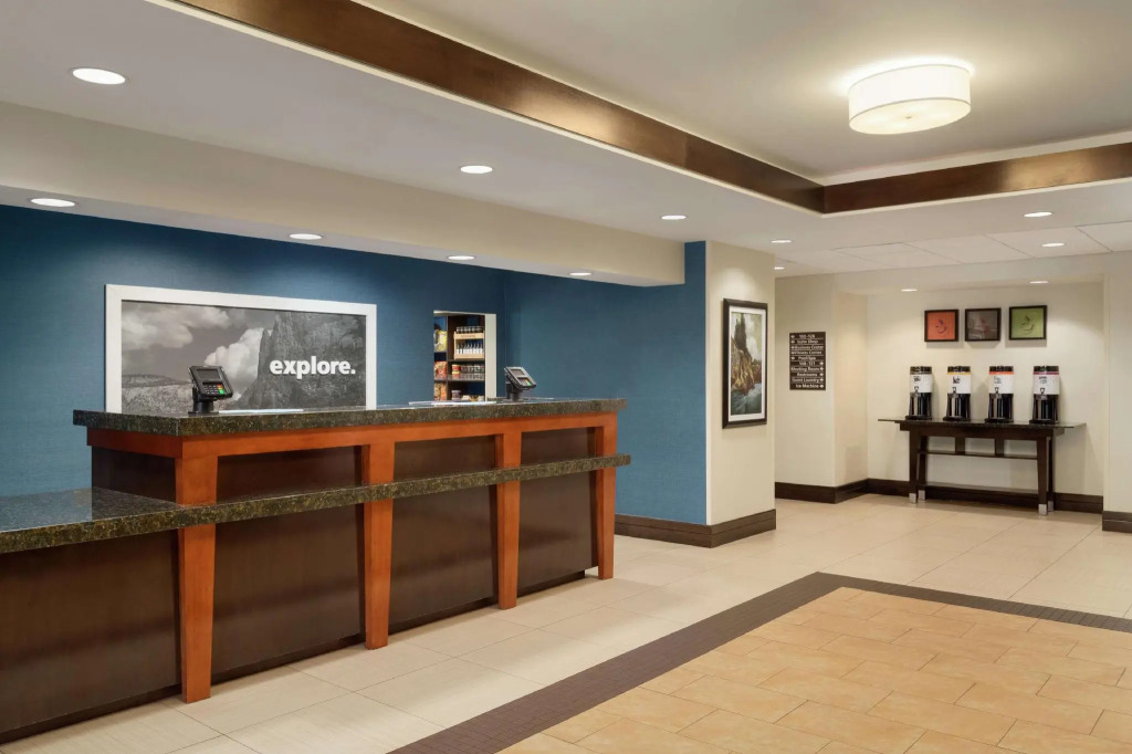 Hampton Inn & Suites Thousand Oaks, CA