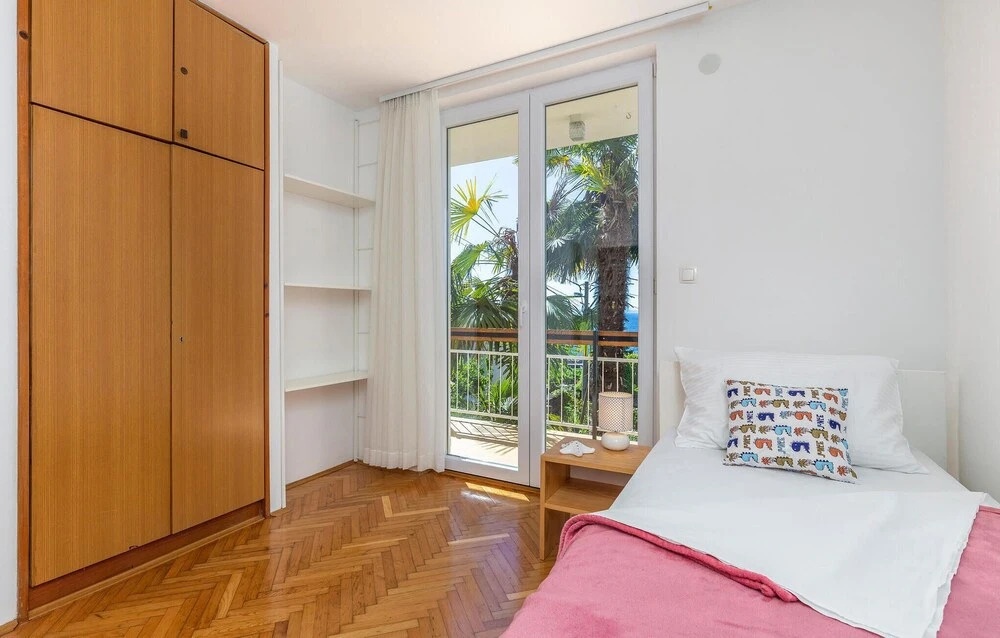 Stunning Apartment in Icici With Wifi and 2 Bedrooms