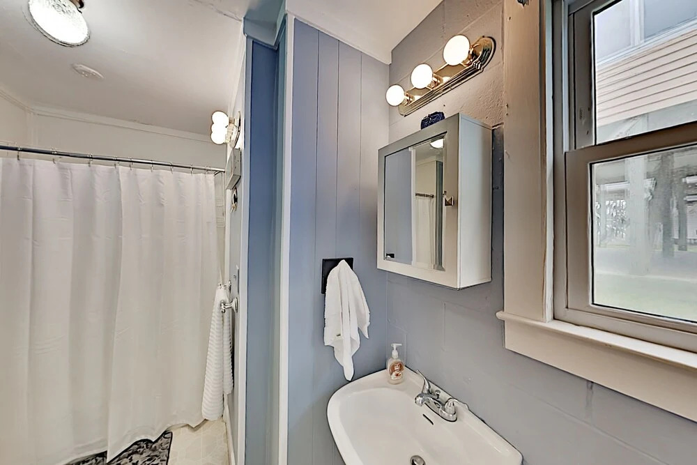 Long Beach Hideaway - Steps To The Sand! 2 Bedroom Duplex
