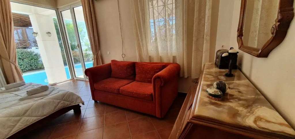 Athenian Luxury Villa in Glyfada