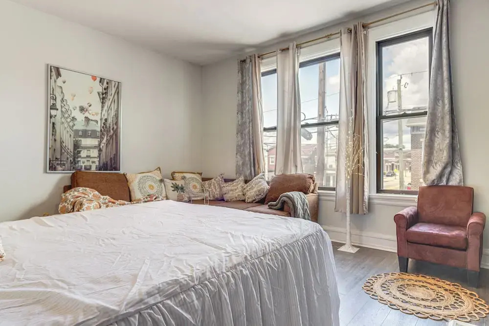 Walkable Apt in York St Historic District