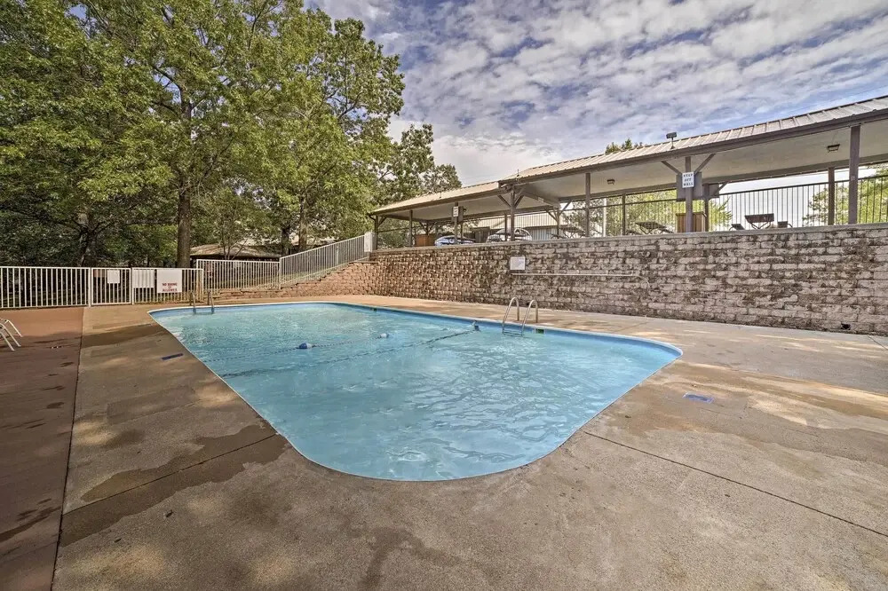 Accessible Branson Condo: Balcony + Lake Access!