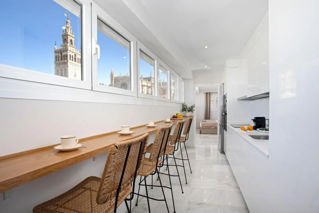 Beautiful 2 bd Apartment With Views to the Cathedral Constituci n IV