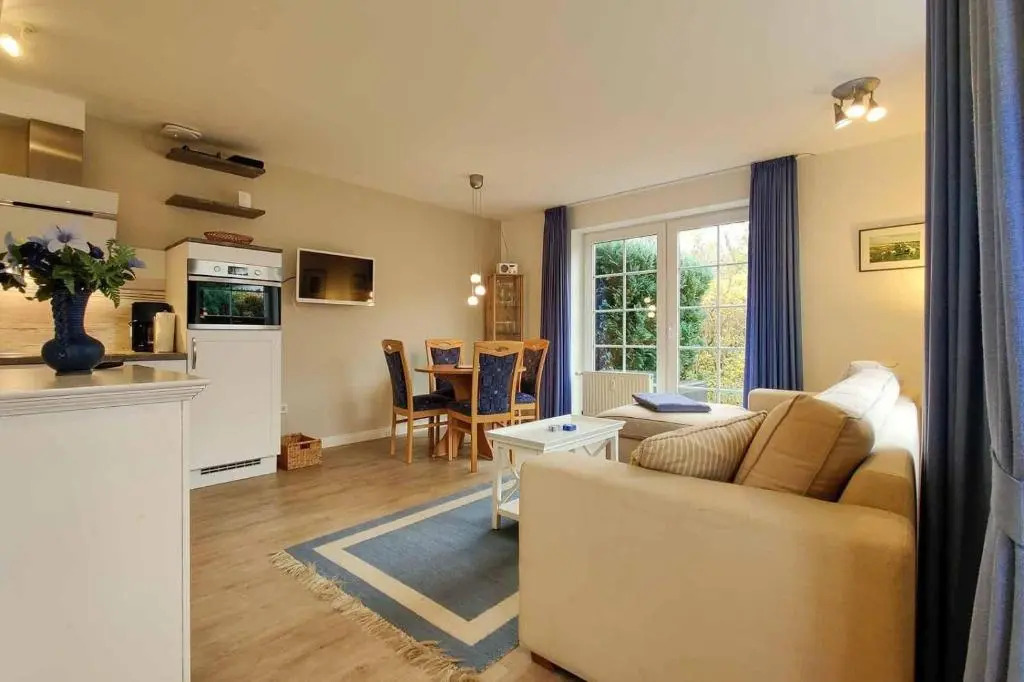 Ferienwohnung-5-mit-Terrasse-Friesenhus-Weisse-Moewe-Duhnen