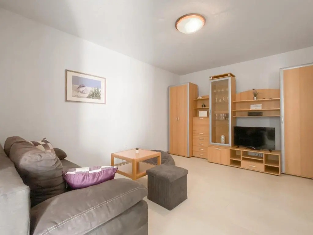 Apartment Dado
