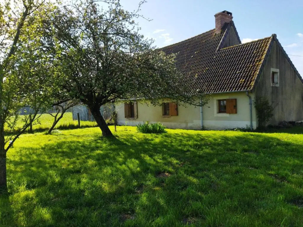 Gîte au calme avec verger, à proximité de randonnées et sites culturels - FR-1-586-9