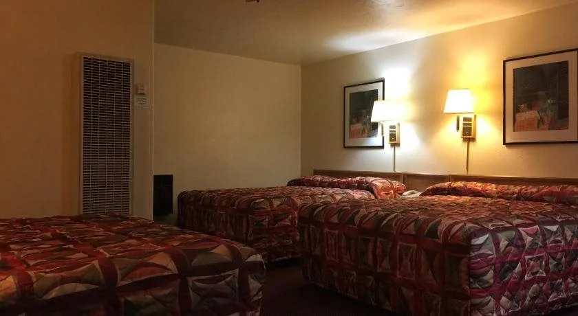Kiva Motel