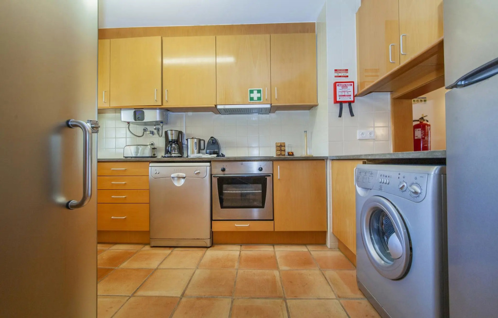 B39 - Marina Hill Apartment