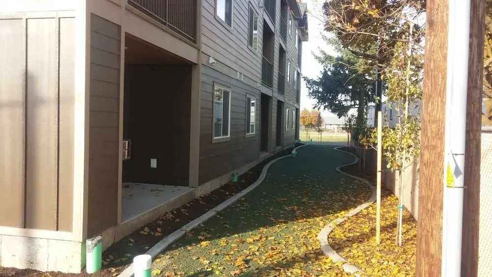 Autumn Leaf Furnished Apartments
