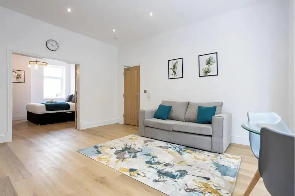 Flat 1 15 Longley Road