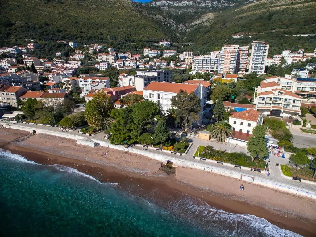 De Lux Apartments