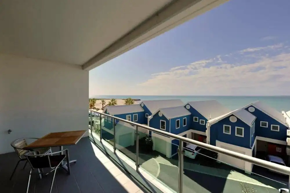 Sea Side 209