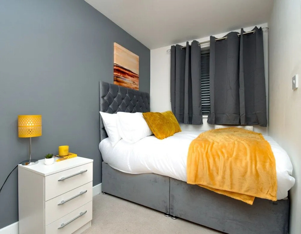 Foxley Place: MK City house for large groups