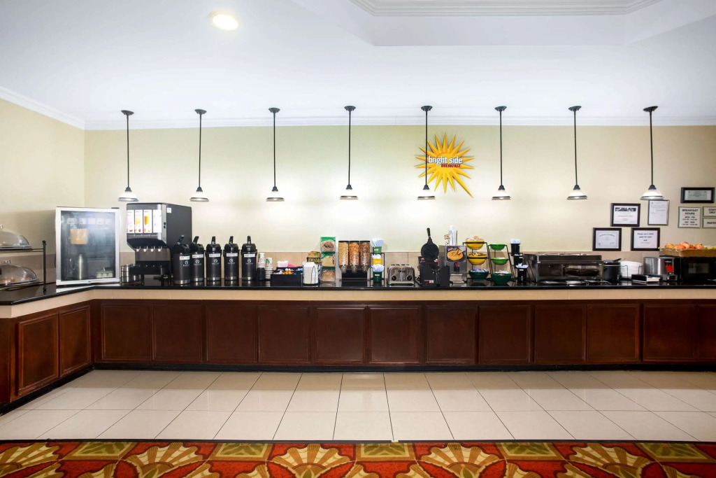 La Quinta by Wyndham Columbus TX