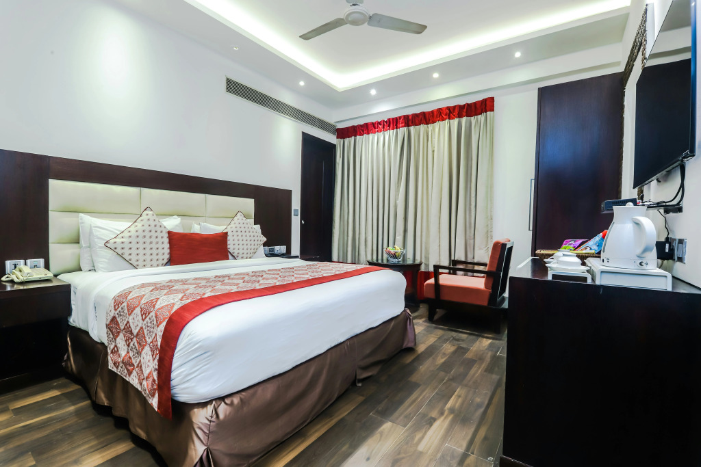 Hotel Grand Godwin -Near Connaught Place, New Delhi- Free Airport Pick-Up