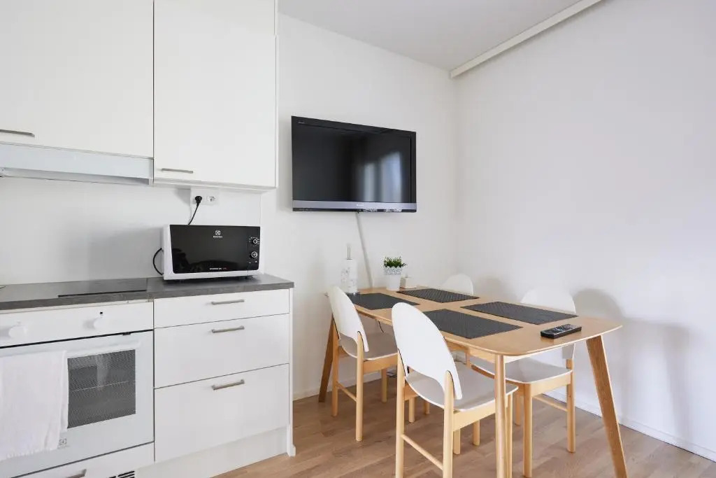 Keskeisen sijainnin uudiskohde, WiFi + 24/7 check in