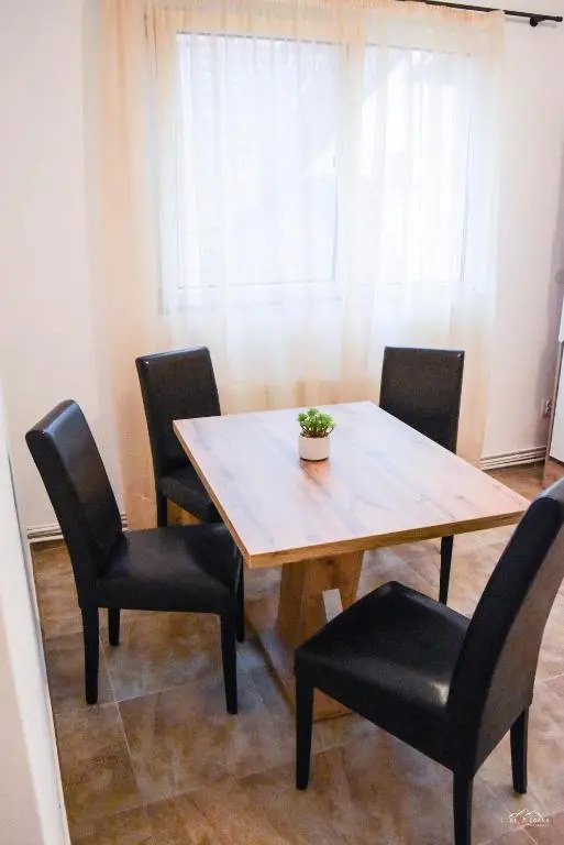 Spacious and cozy 3BD+Terrace Couples Apartment