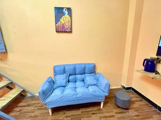 Chihiro Apartment (Guangzhou Shangxiajiu children's Hospital )